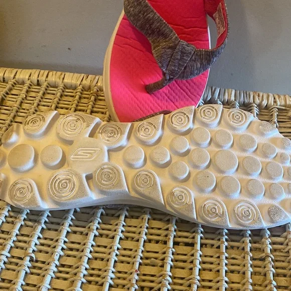 Skechers GogaMat Sandals Sz. 7 - Picture 3 of 5
